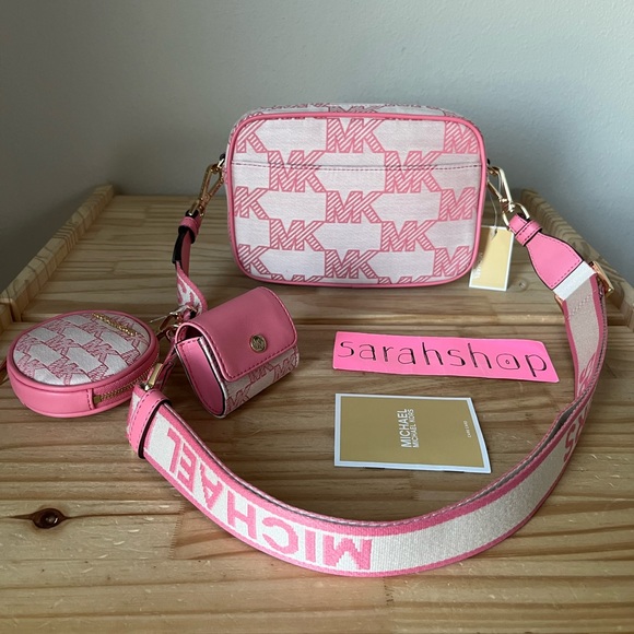 🌼Michael Kors Purse - Picture 3 of 16